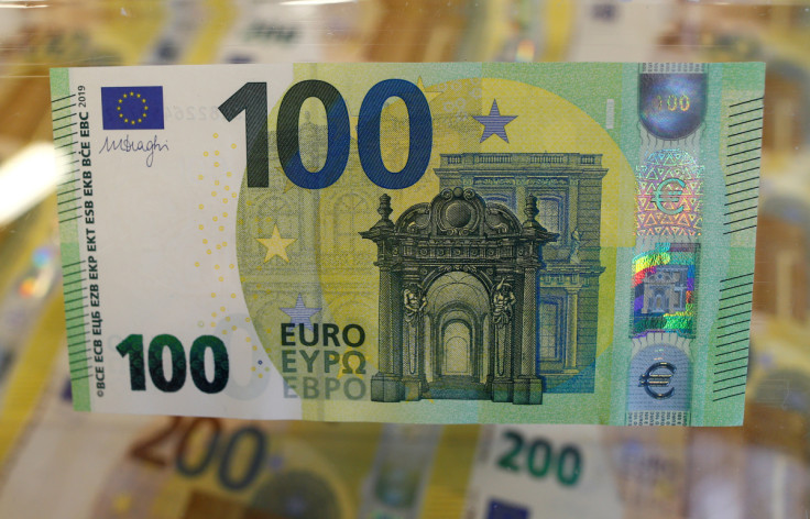 Die neue 100-Euro-Banknote ist in den geheimen Tresoren der Bank von Italien in Rom zu sehen