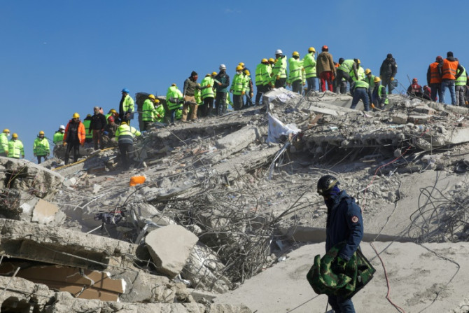 Die Zahl der Todesopfer durch ein massives Erdbeben in der Türkei und in Syrien wird sich von derzeit 28.000 „verdoppeln oder mehr“, sagte UN-Hilfschef Martin Griffiths