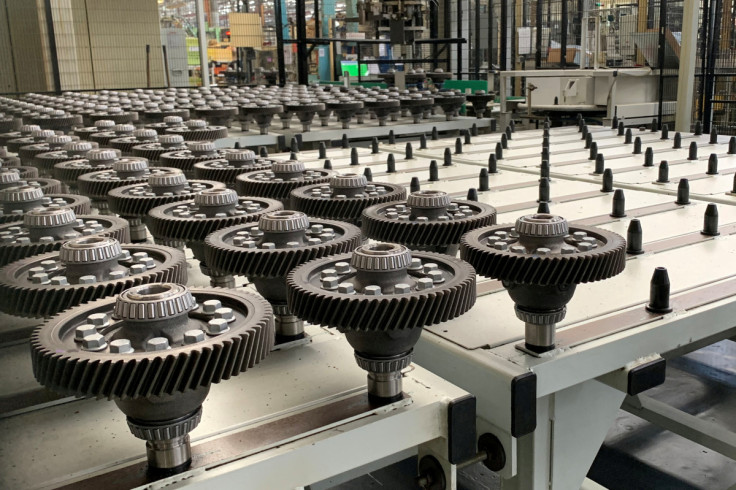 Getriebekomponenten sind im Werk des Automobilherstellers Stellantis in Metz zu sehen