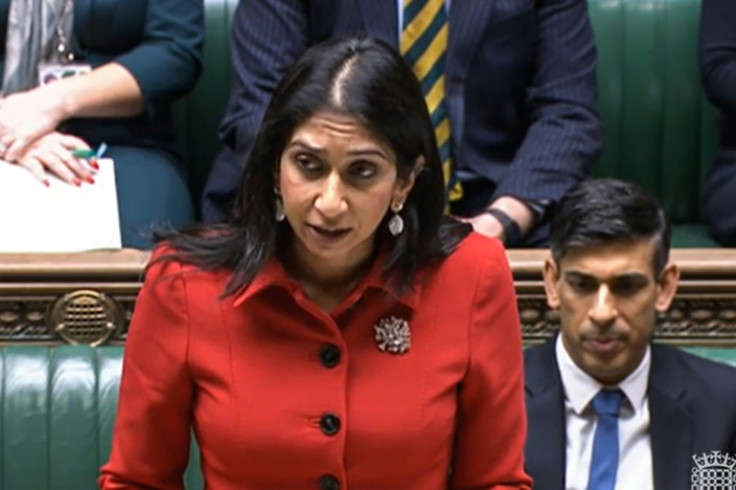 Premierminister Sunak hörte zu, wie Innenministerin Suella Braverman die radikalen Pläne im Parlament darlegte