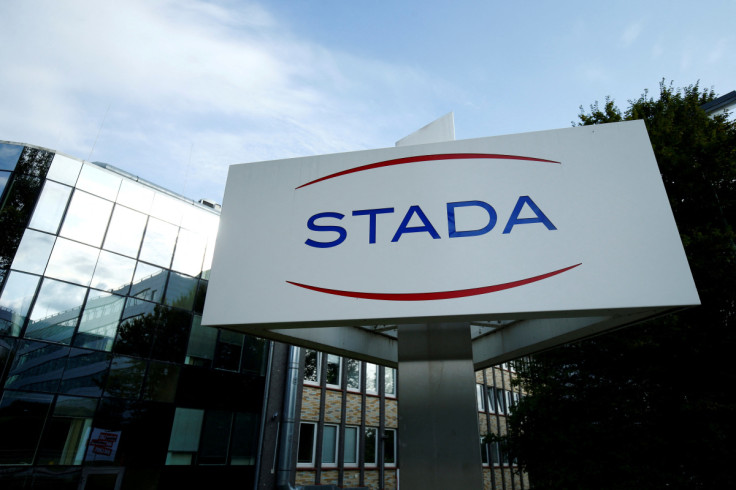 Das Logo der Stada Arzneimittel AG ist am Hauptsitz in Bad Vilbel bei Frankfurt abgebildet