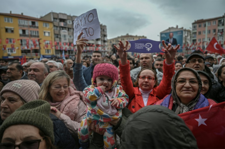 „Wir werden die Rechte aller Frauen verteidigen“, sagte Kemal Kilicdaroglu während der Kampagne