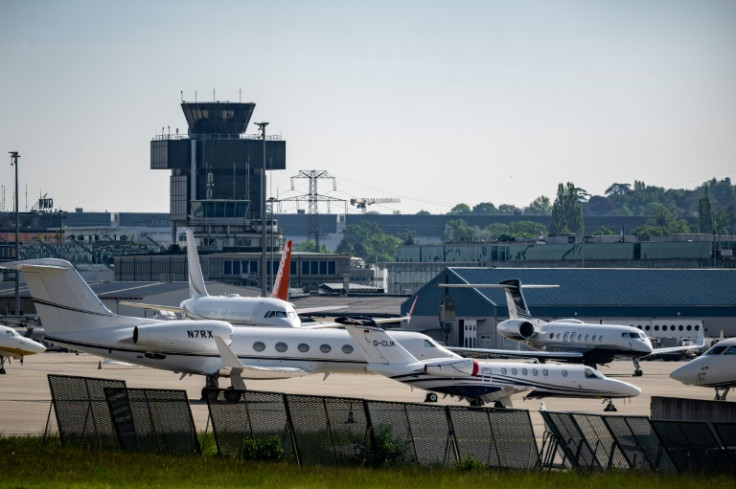 Dateibild: Auf dem Rollfeld des Genfer Flughafens geparkte Jets