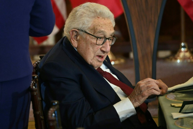 Der ehemalige US-Außenminister Henry Kissinger nimmt im Dezember 2022 an einem Mittagessen im Außenministerium teil