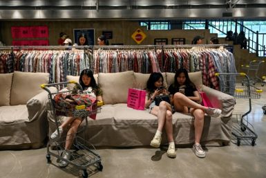 Die schwache Verbrauchernachfrage hat in China zum ersten Mal seit mehr als zwei Jahren zu einem Preisverfall geführt, was die Konjunktursorgen noch verstärkt