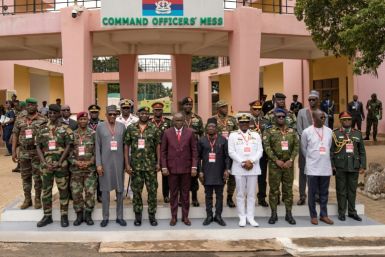 Die ECOWAS-Militärchefs und Delegierten beim Niger-Krisentreffen in Ghana
